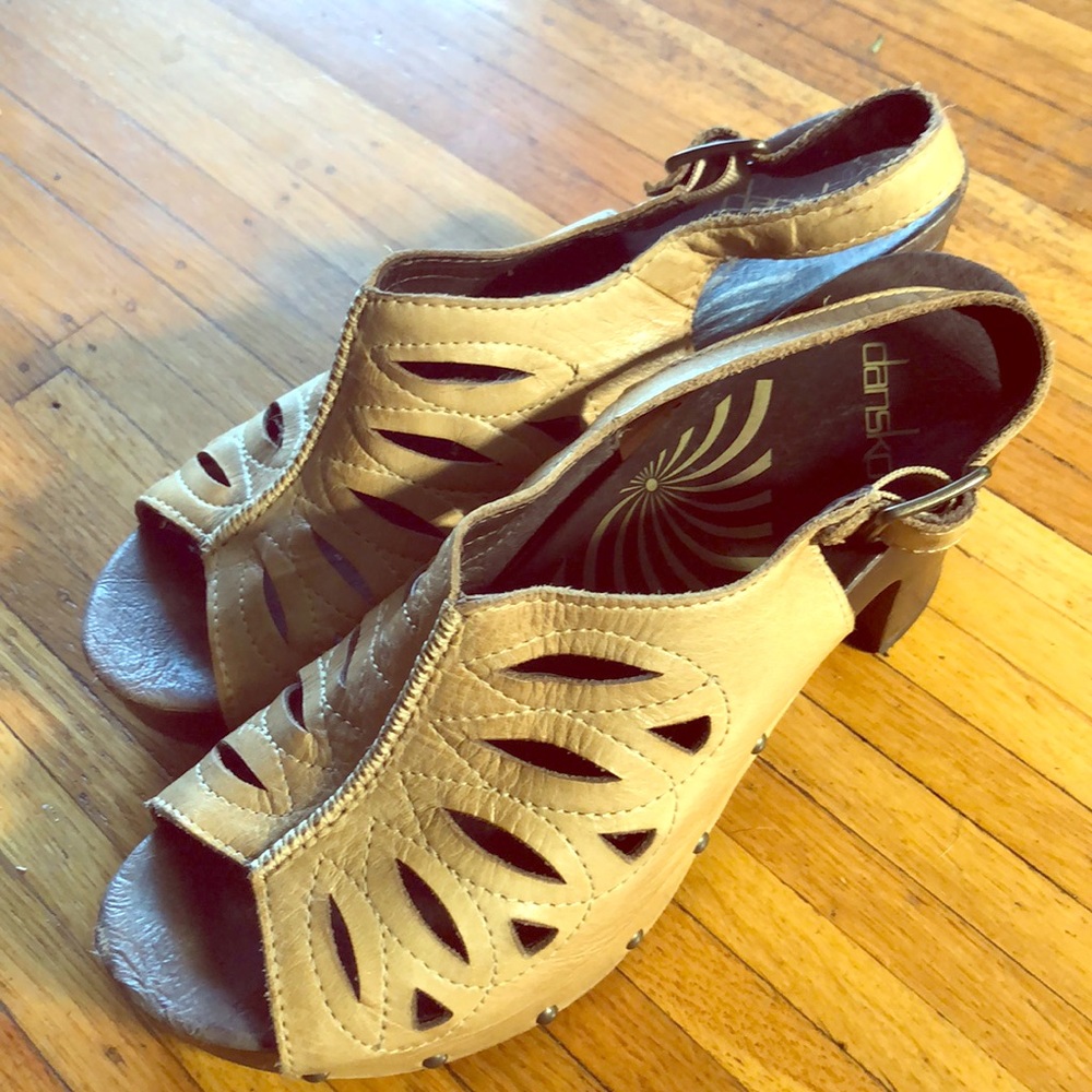 dansko platform sandal